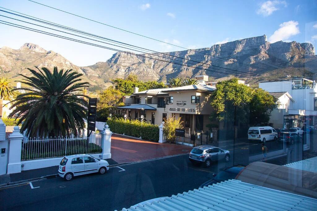 Chic With Views On Kloof Street Kapstadt