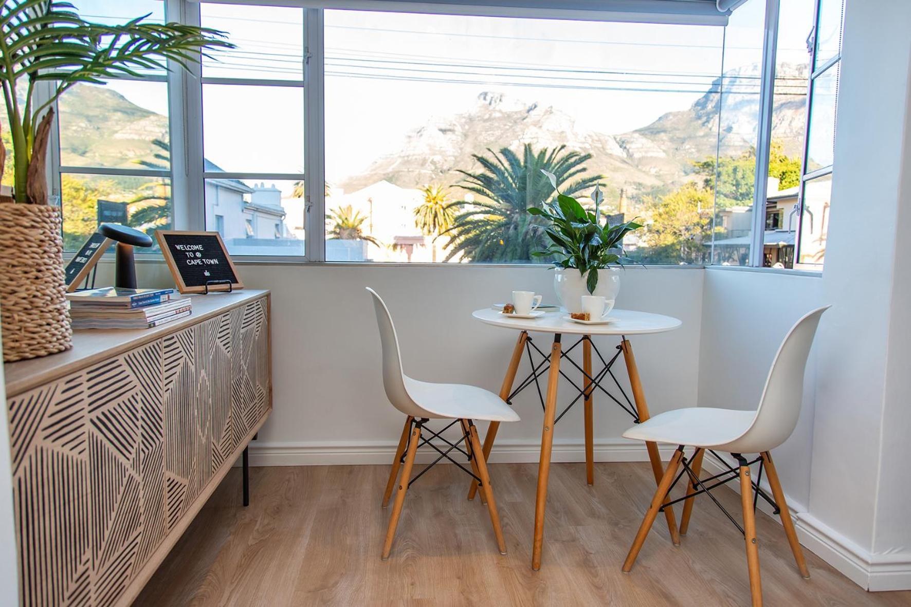 Chic With Views On Kloof Street Kapstadt